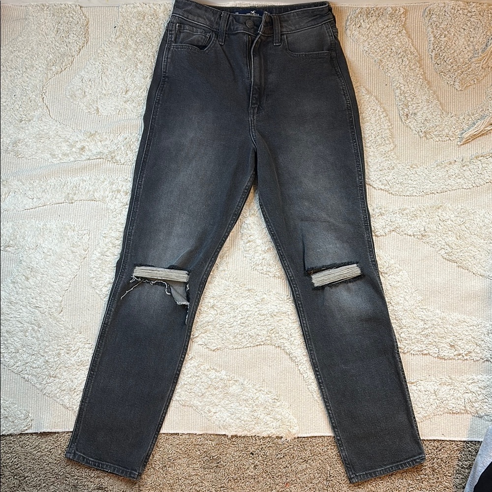 Hollister Ultra High Rise Mom Jeans